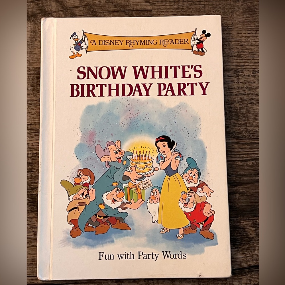 1988 Disney Snow White Birthday Party Book - White, Yellow, Blue